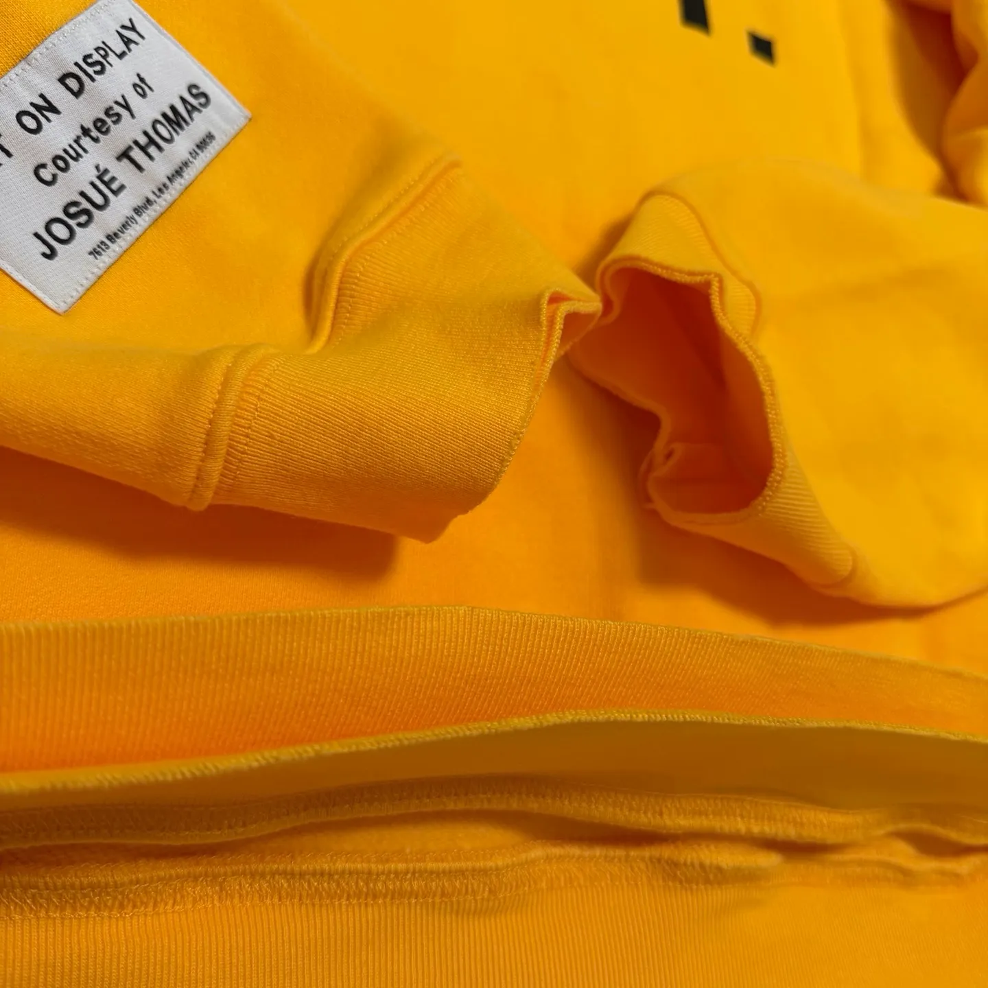 More details GALLERY DEPT. 90'S GD LOGO HOODIE 90's retro destruction yellow English hoodie Yellow S-XL Needs custom weaving and dyeing 500g high weight sweatshirt fabric Light fleece treatment on the inside Overall quite wide and comfortable Loose version Trendy and fashionable Same as the original version No hand-feeling printing process with water slurry Original consistent hang tag with G LOGO hanging beads